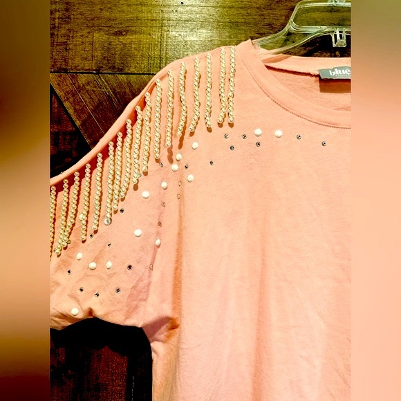 NWOT BiBi Peach Color Rhinestone and Pearl Fringe Top - Picture 8 of 14